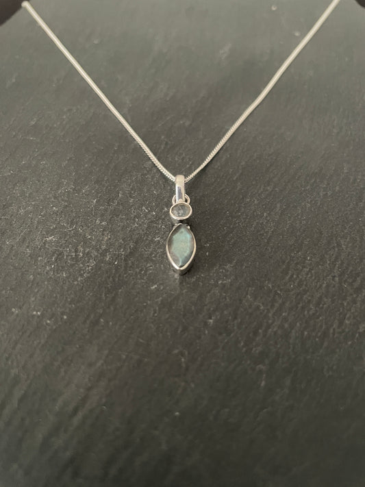 Labradorite Pendant image 1