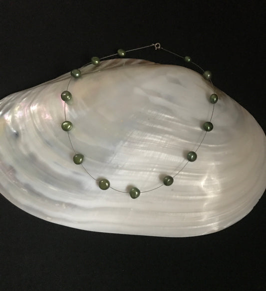 Green Pearl Necklace image 1