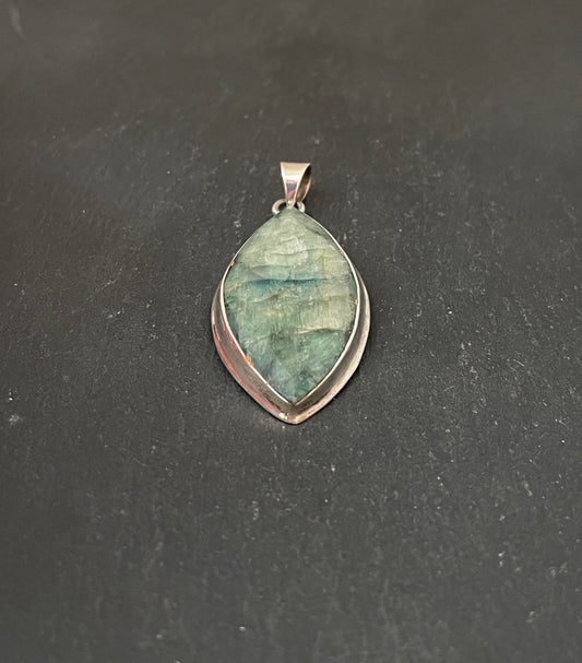 Emerald Kite Pendant image 1
