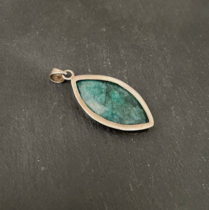 Emerald Kite Pendant image 3