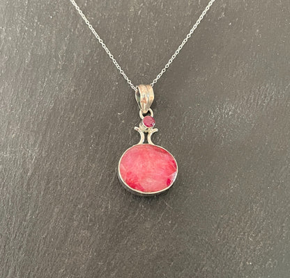 Oval Ruby pendant image 0