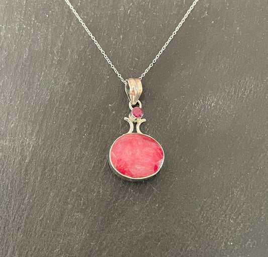 Oval Ruby pendant image 0