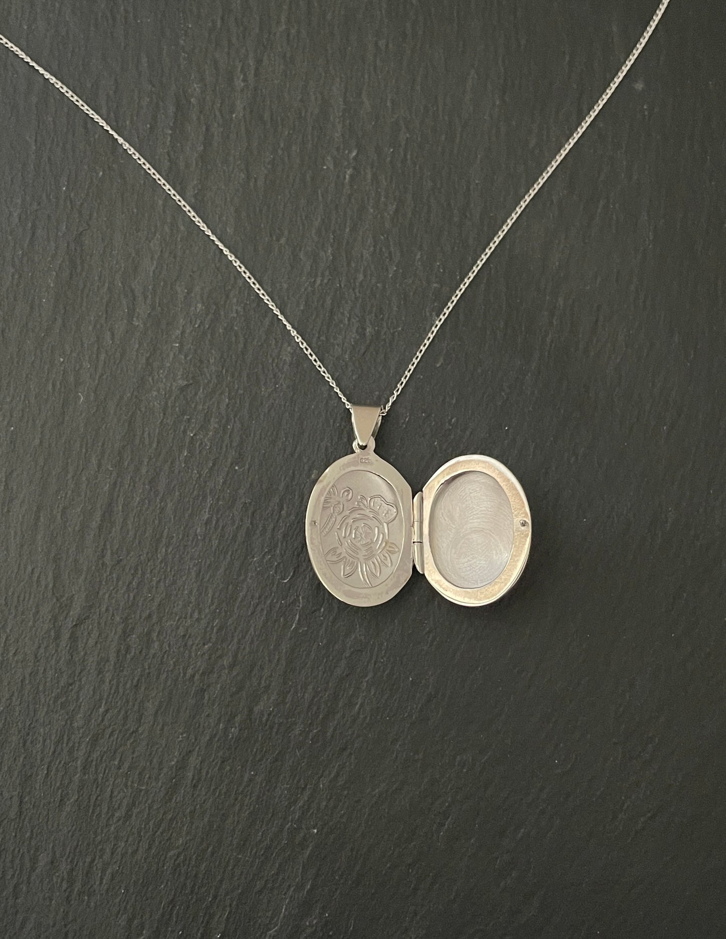 Oval Flower Silver Locket image 1
