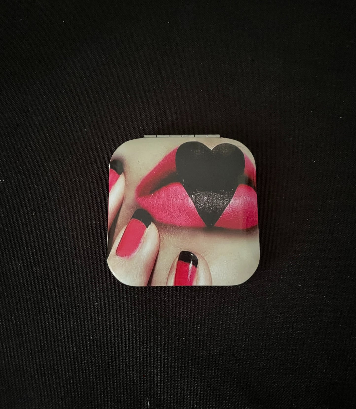 Lips Compact Mirror image 0