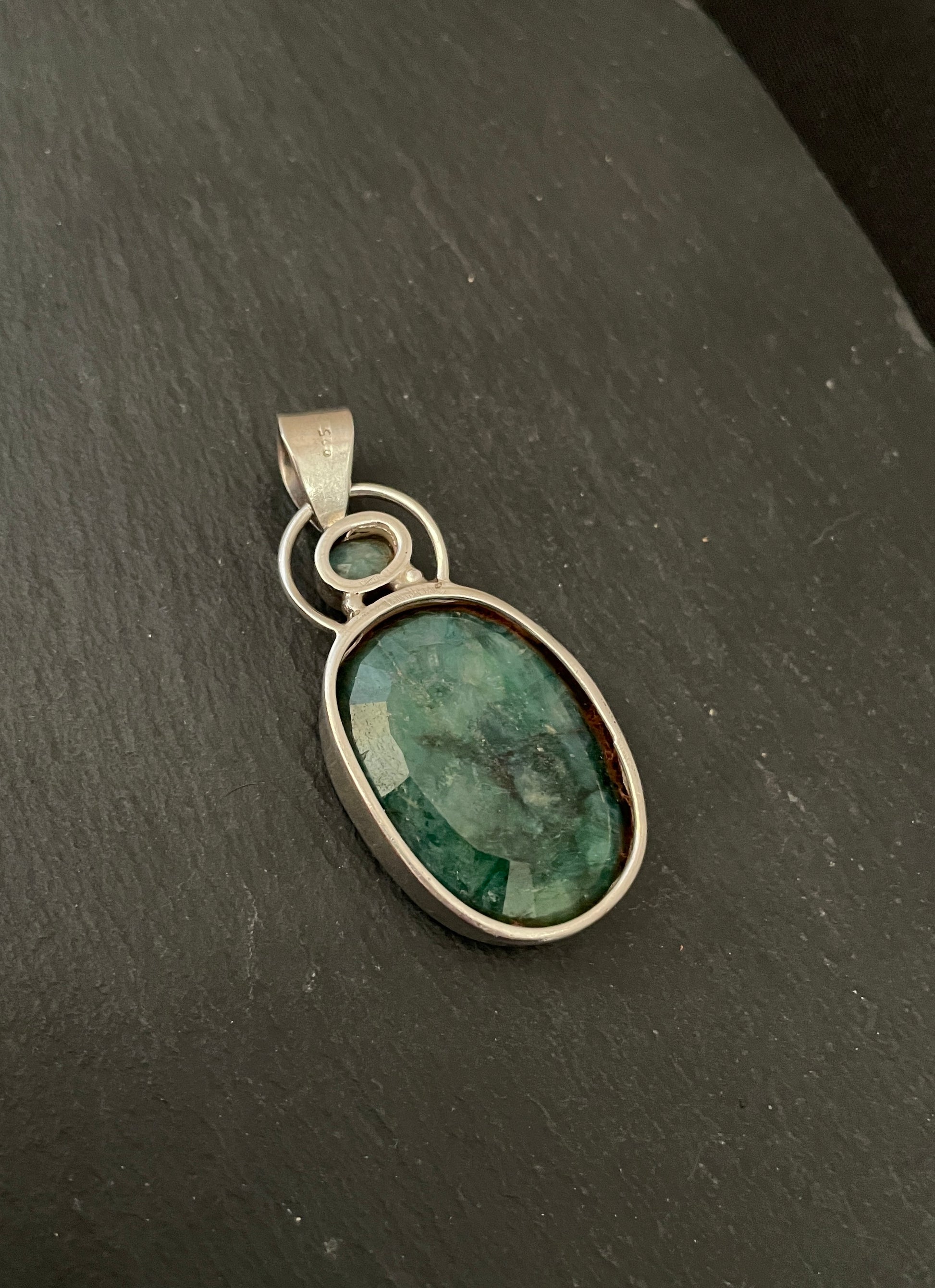 Oval Emerald Pendant image 3