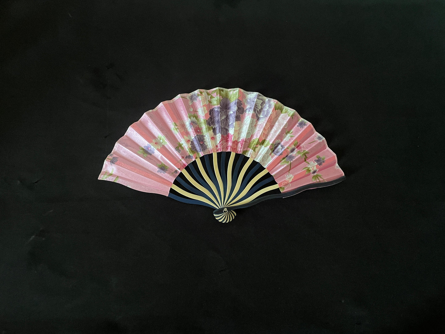 Pink Handheld Fan image 0