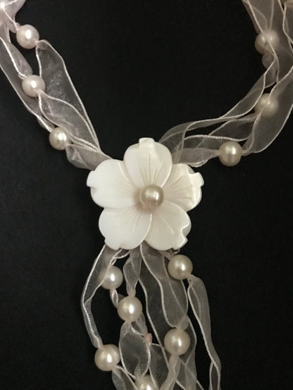 Pearl Flower Necklace image 3