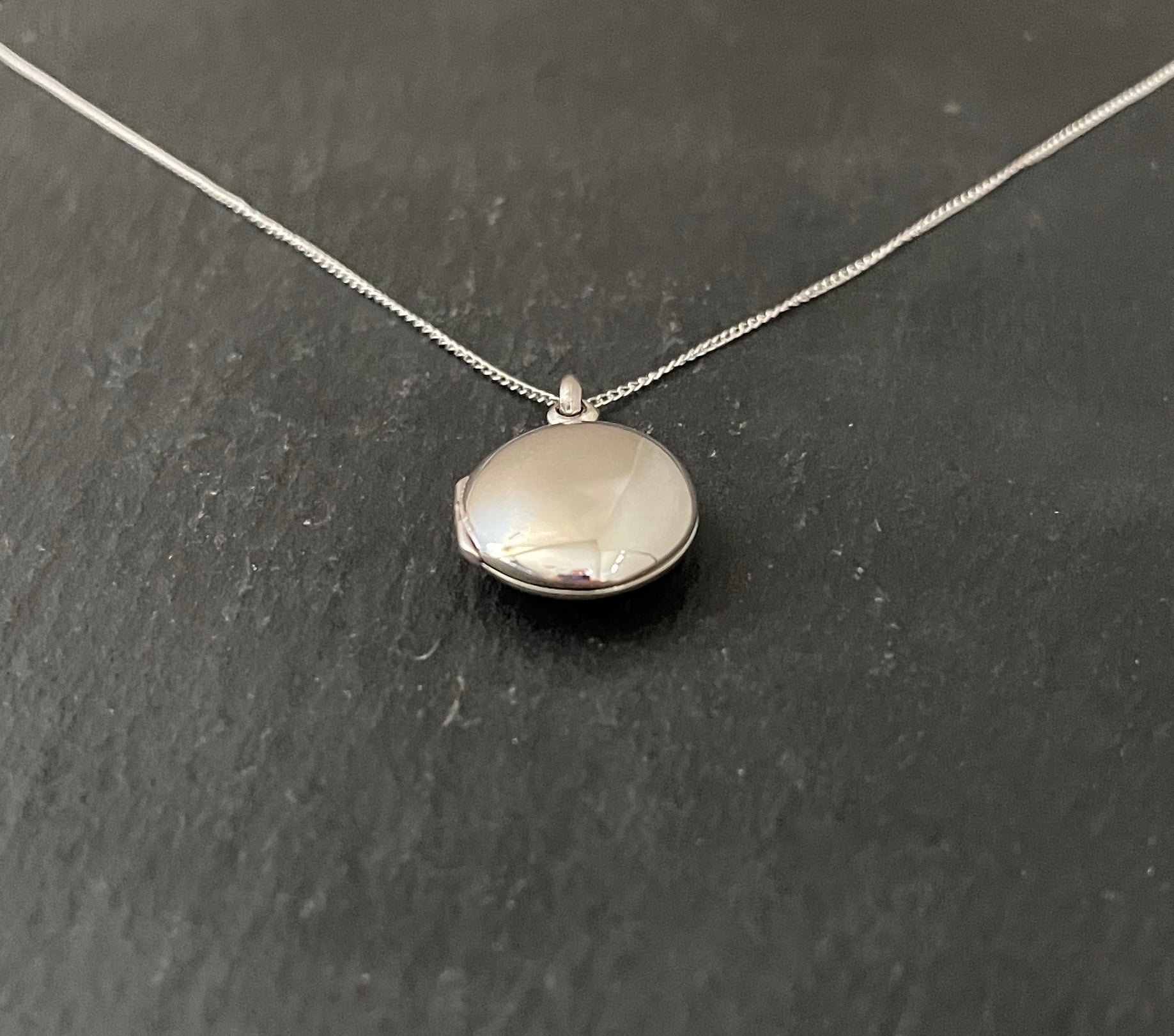 Oval Silver Locket image 2