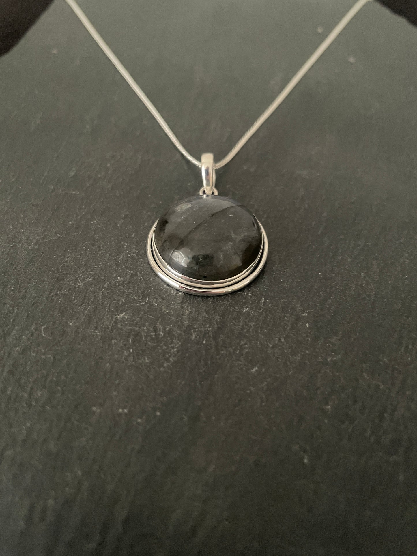 Labradorite Round Pendant image 2