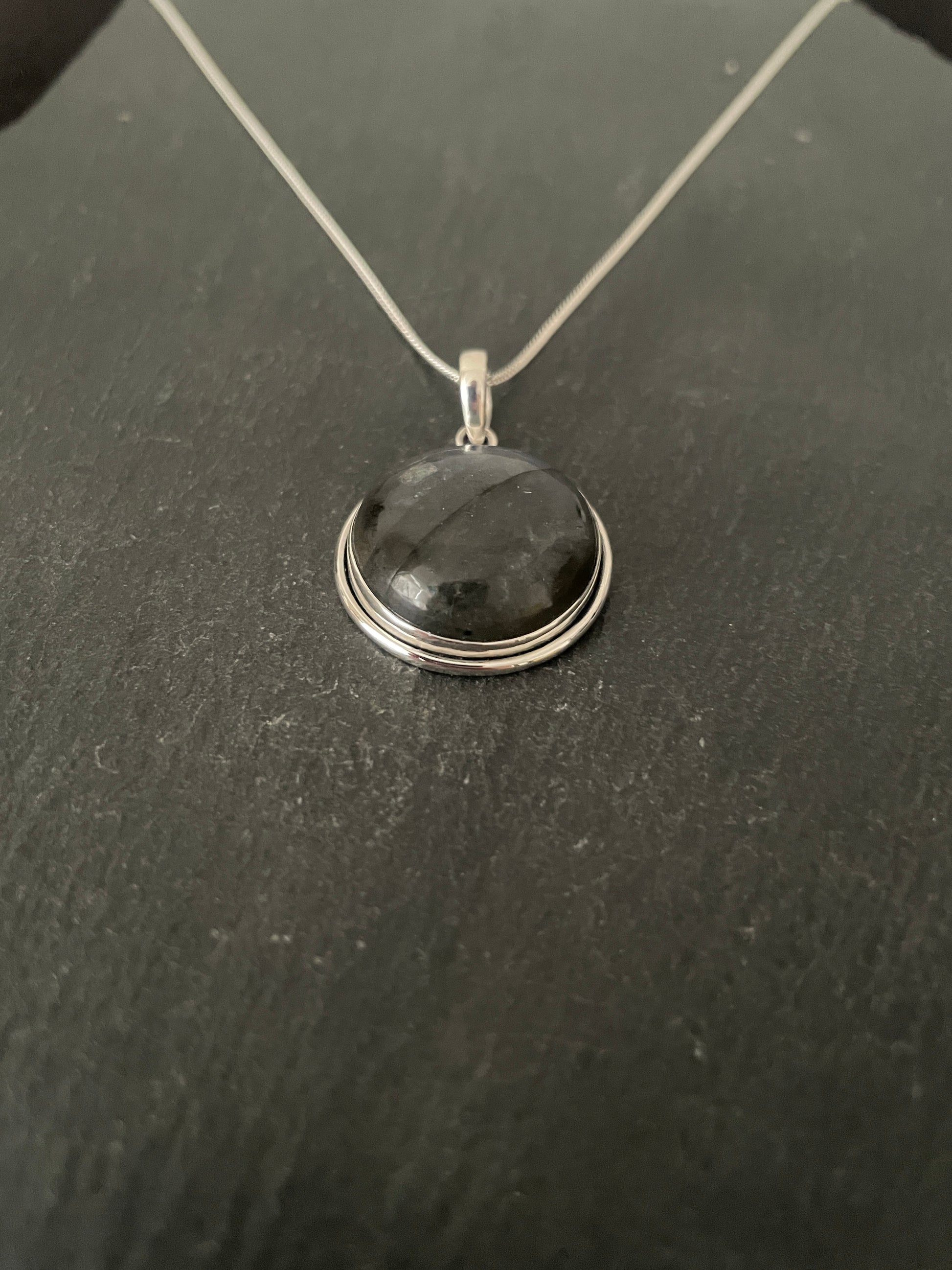 Labradorite Round Pendant image 2