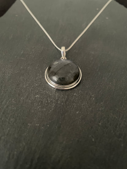 Labradorite Round Pendant image 2