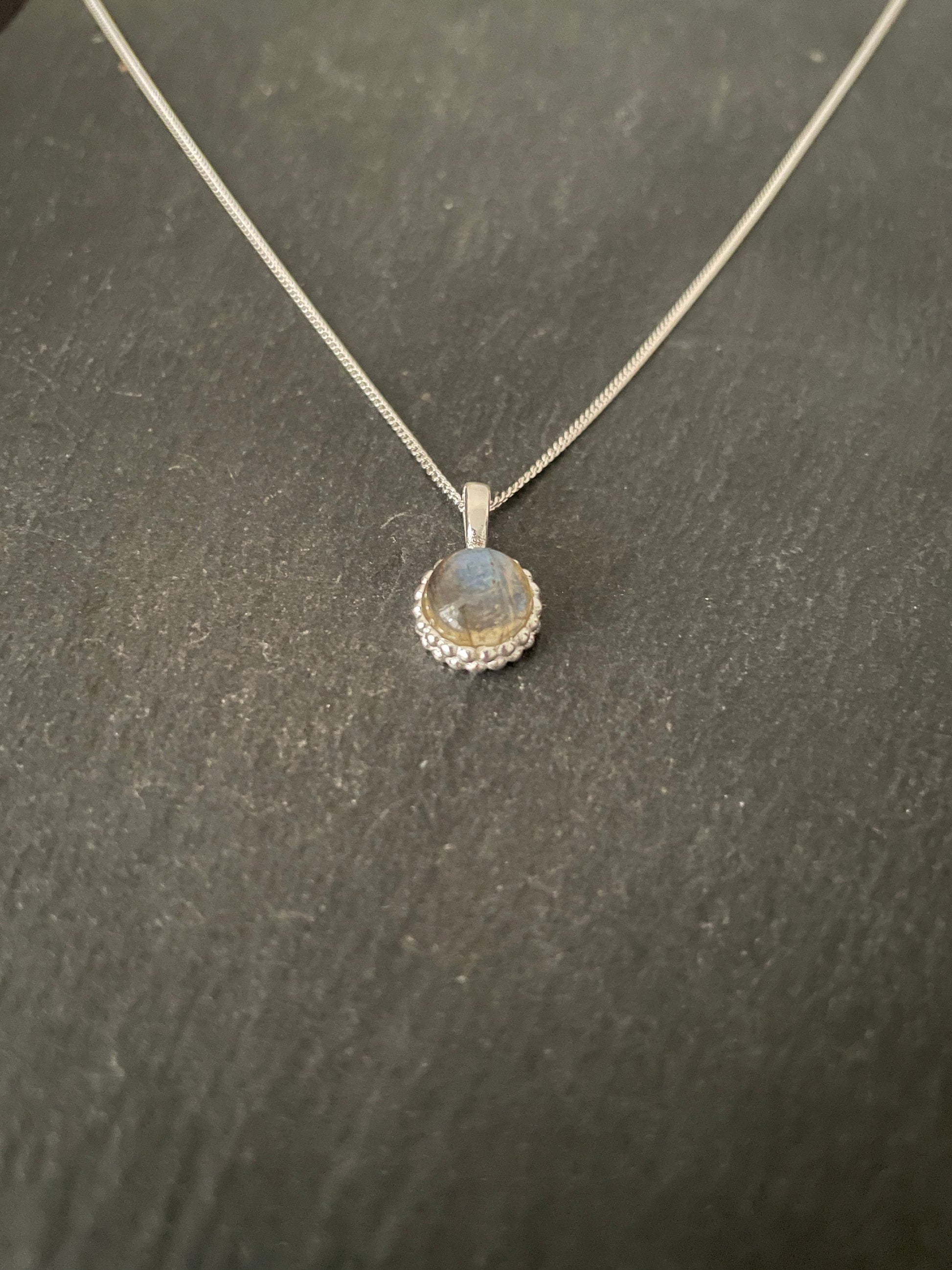 Labradorite Round Pendant image 1