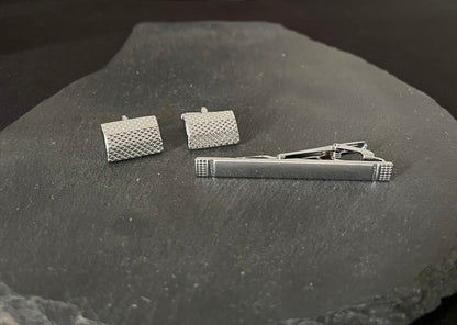 Silver Coloured Cufflink and Tie Pin Set image 0