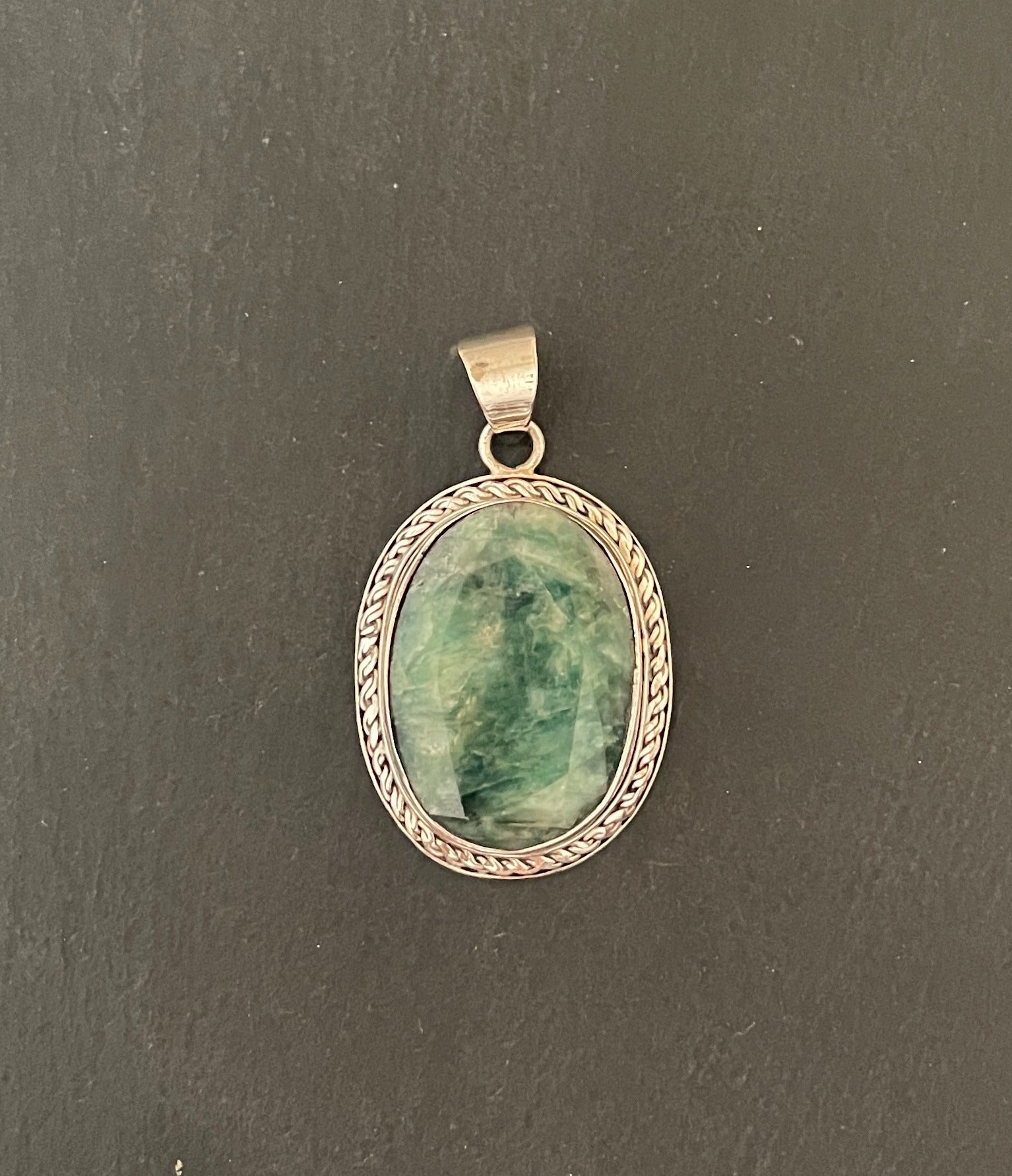 Oval Emerald Pendant image 0