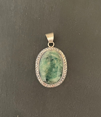 Oval Emerald Pendant image 0