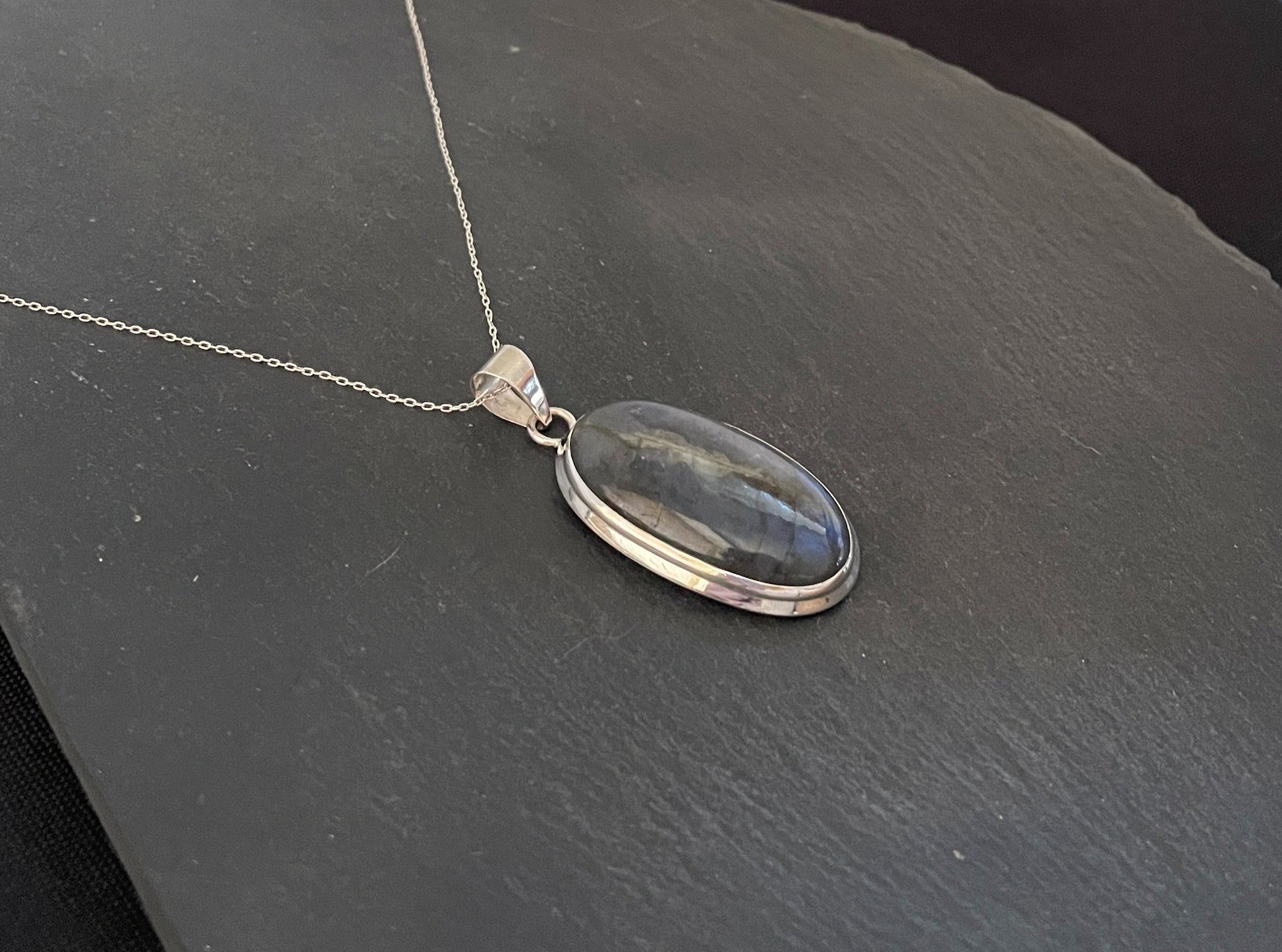 Labradorite and Silver Oval Pendant image 2