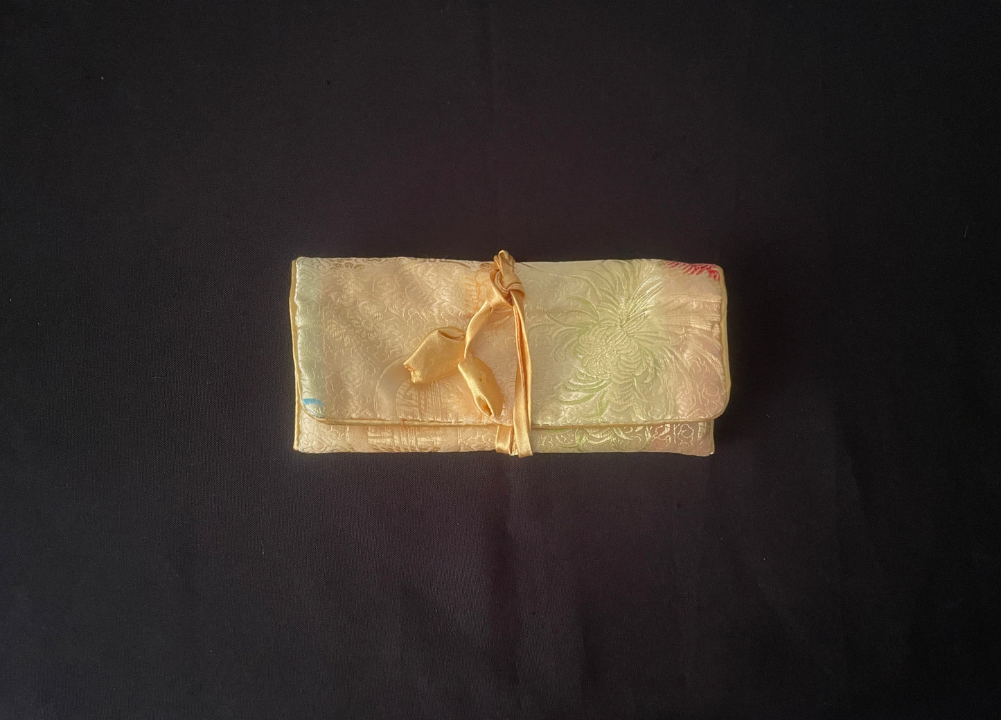 Cream Flower Jewellery Wrap image 2