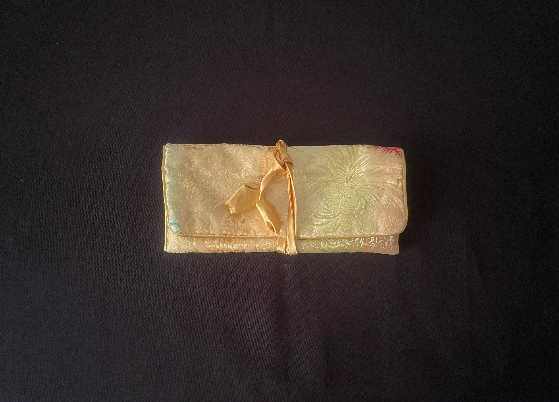 Cream Flower Jewellery Wrap image 2