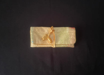 Cream Flower Jewellery Wrap image 2