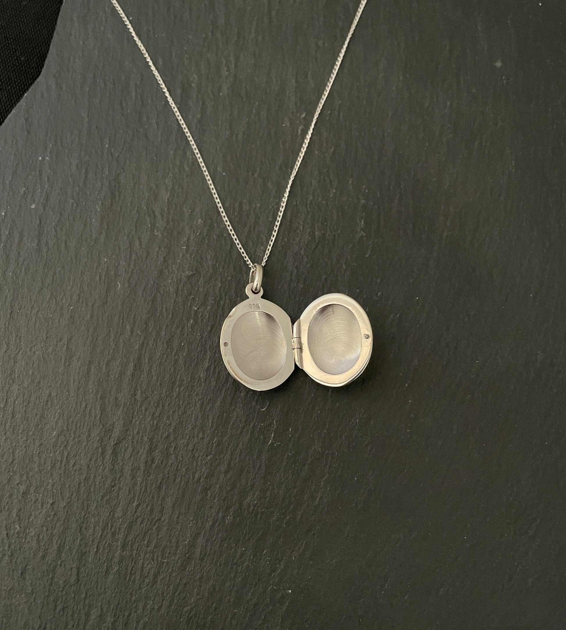 Oval Silver Locket image 1