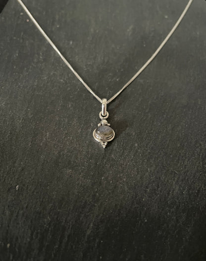 Labradorite Oval Pendant image 1