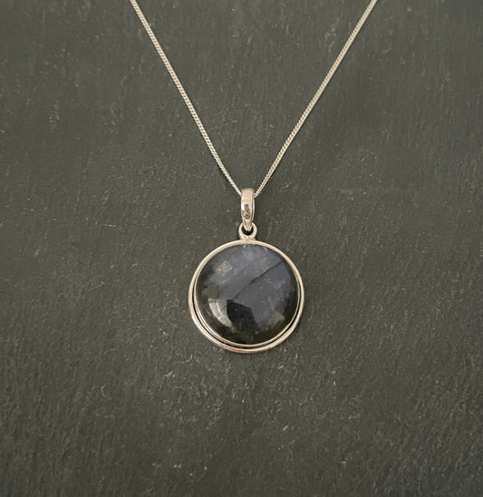Labradorite Round Pendant image 0