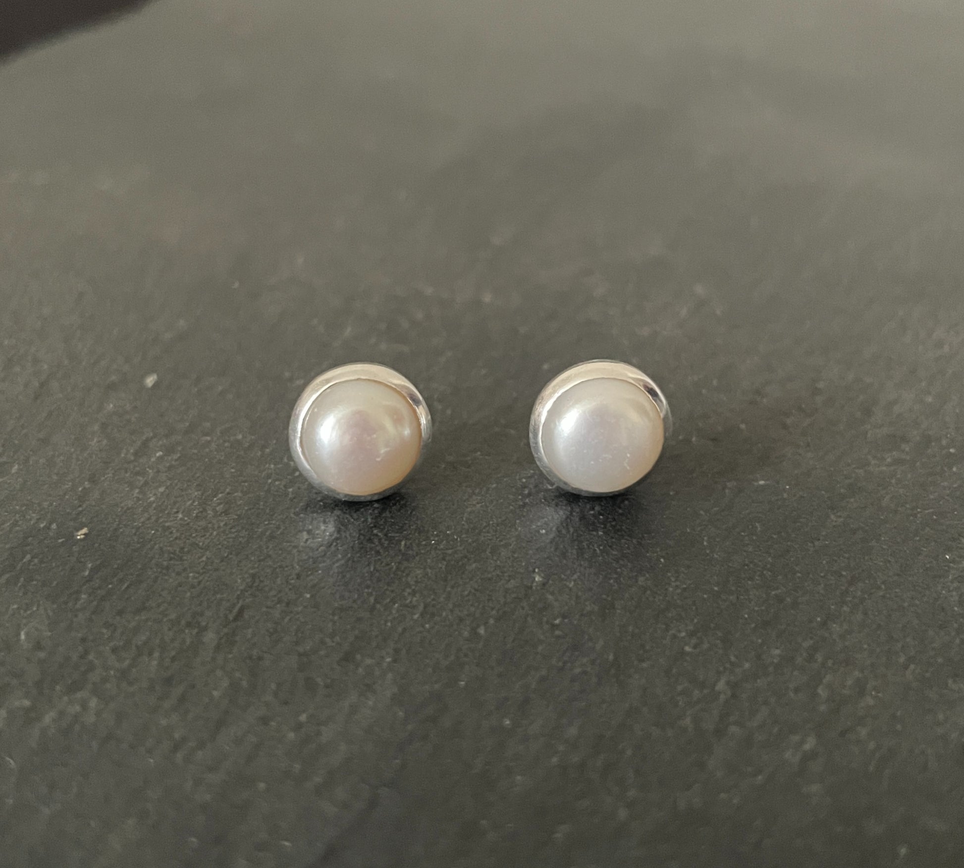 Round Pearl Stud Earrings image 0