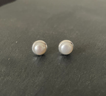 Round Pearl Stud Earrings image 0
