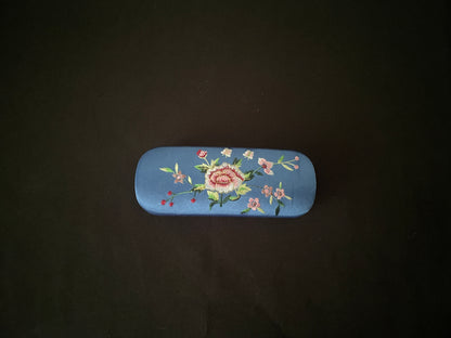 Embroided Flower Glasses Case image 4