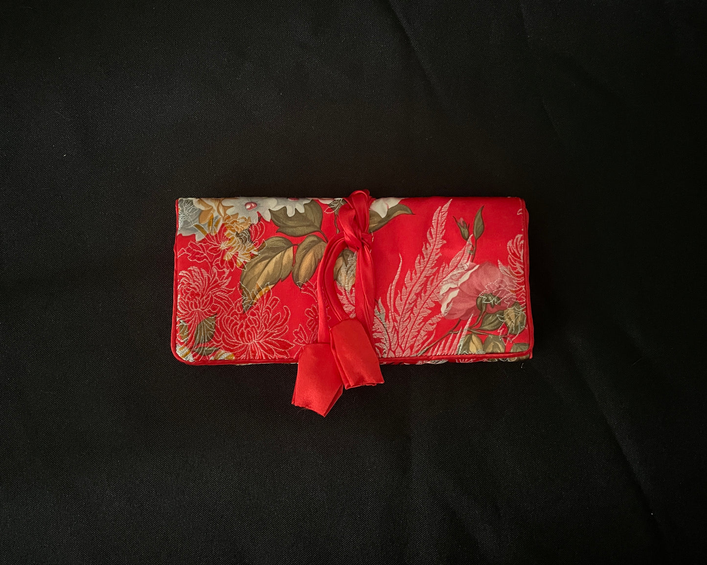 Red Flower Jewellery Wrap