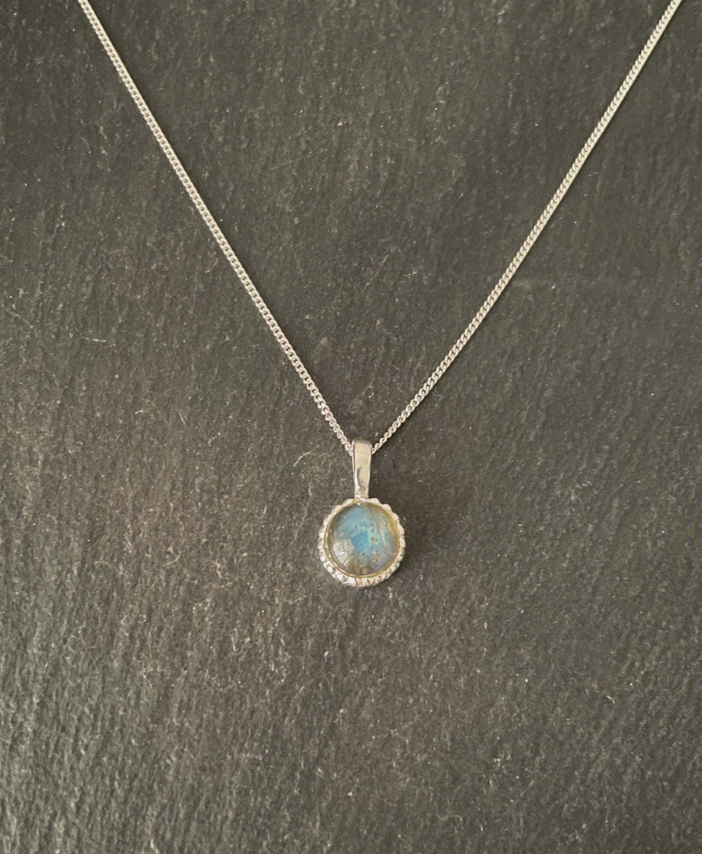 Labradorite Round Pendant image 0