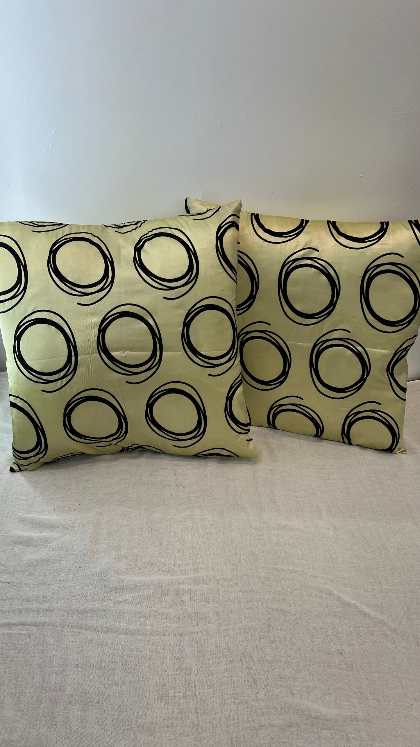 Circle Pattern Cushion Covers image 1