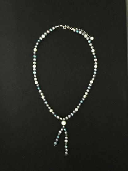 Pearl Necklace image 0