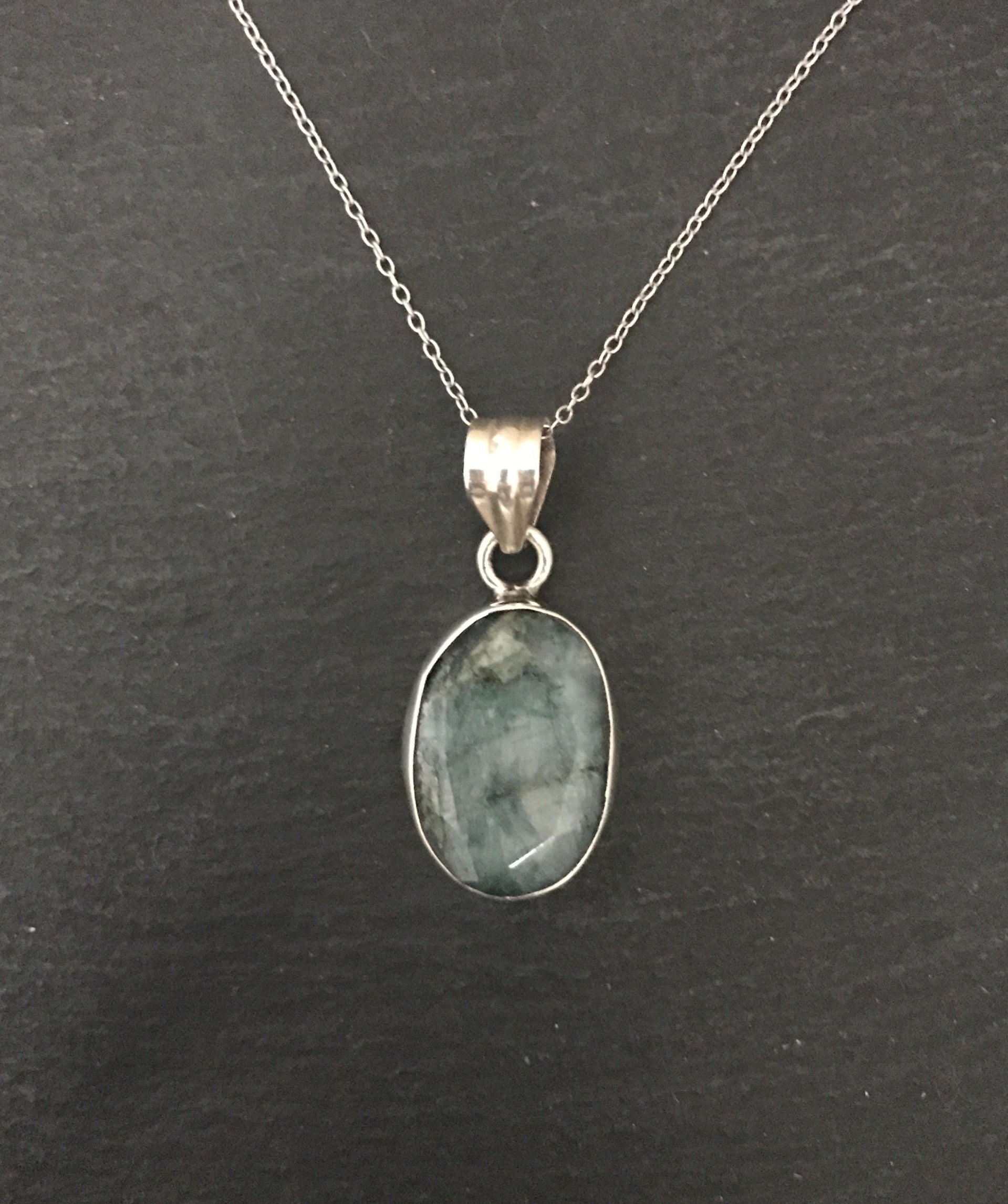 Oval Emerald Pendant image 0