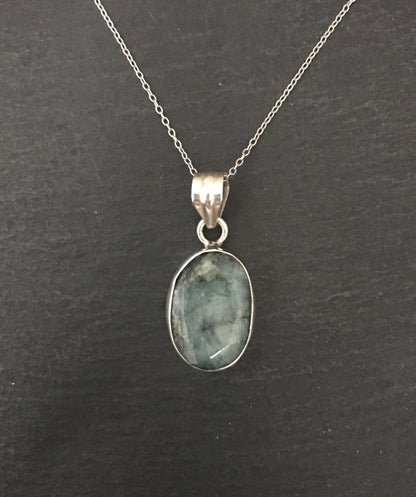 Oval Emerald Pendant image 0
