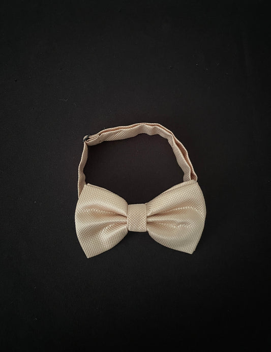 Cream Bow Tie image 1