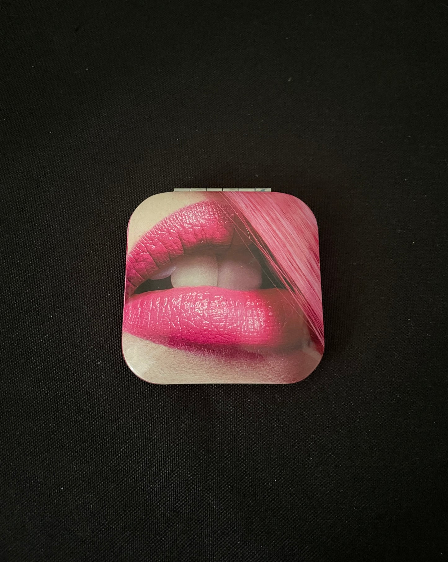 Lips Compact Mirror image 2