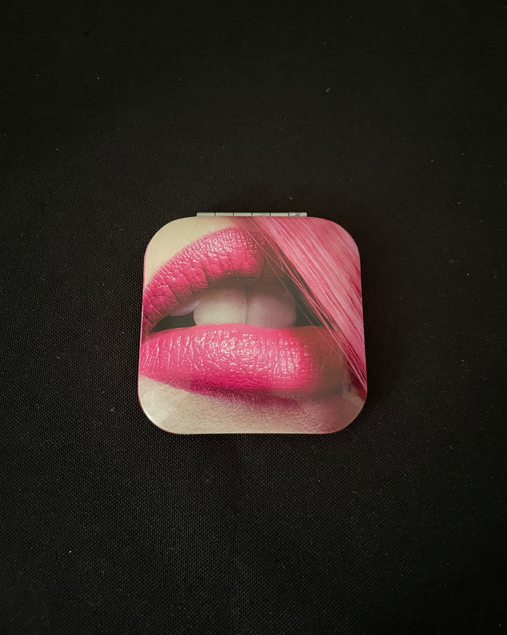 Lips Compact Mirror image 2