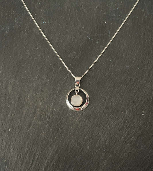 Round Mother of Pearl Pendant image 0