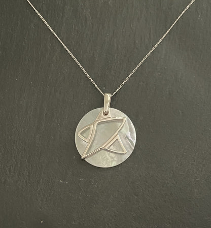 Round Mother of Pearl Pendant image 0