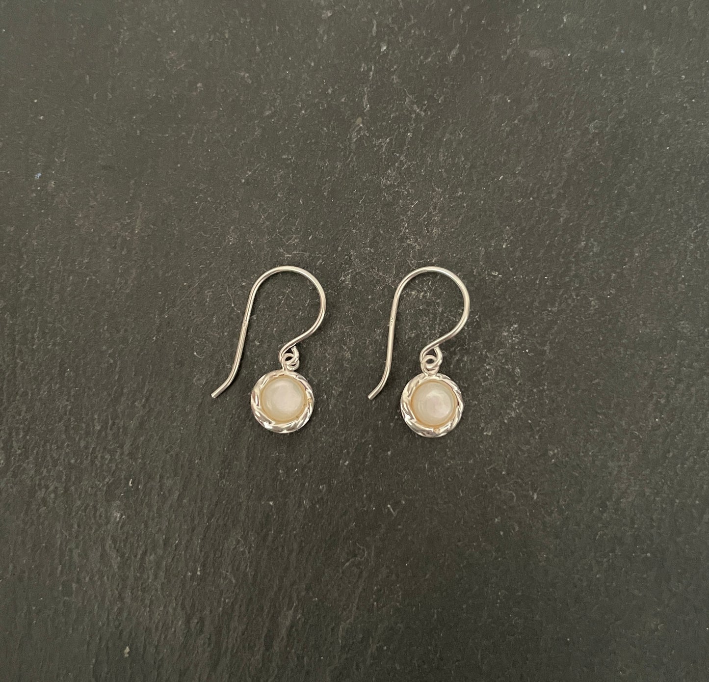 Mother of Pearl Round Earrings