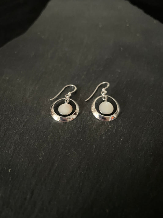 Mother of Pearl Round Earrings