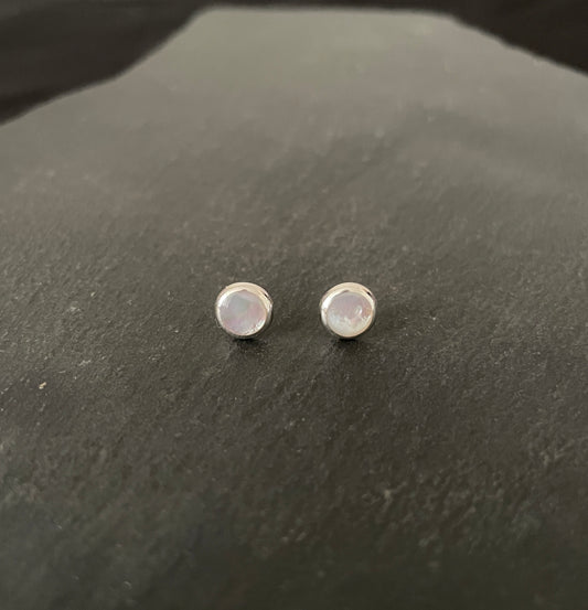 Mother of Pearl Round Stud Earrings