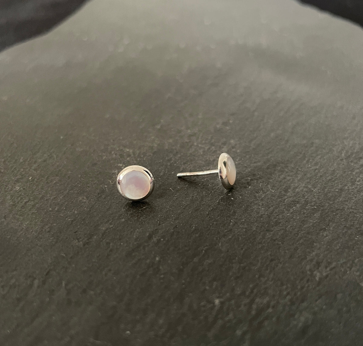 Mother of Pearl Round Stud Earrings