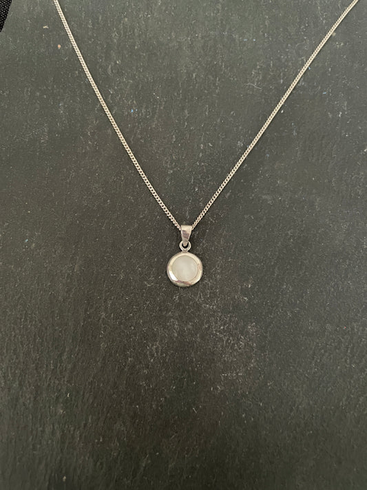 Round Mother of Pearl Pendant