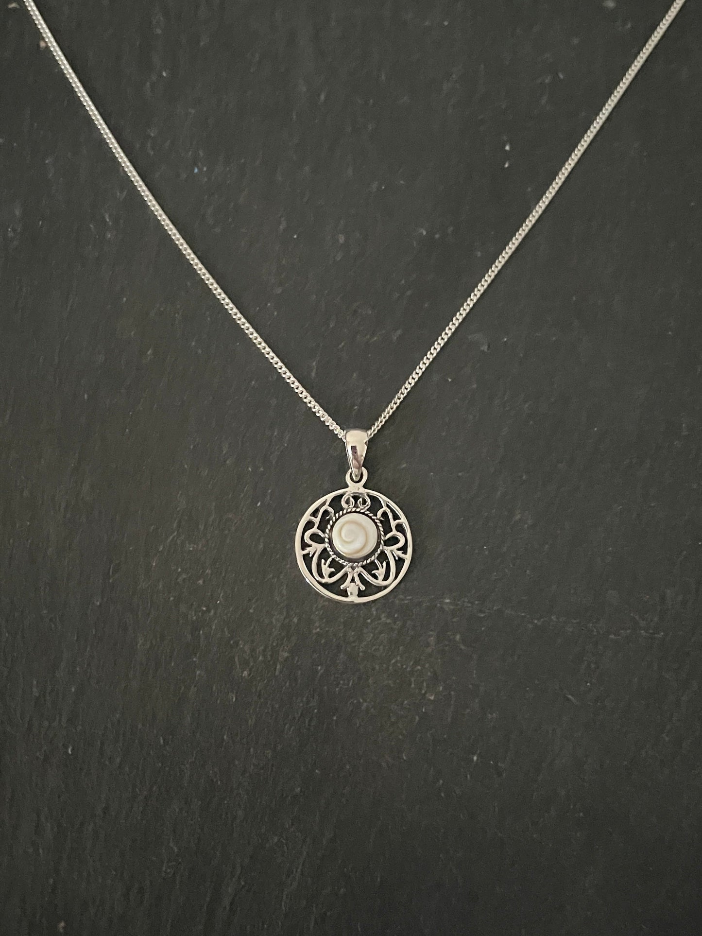 Shiva Shell Round Pendant