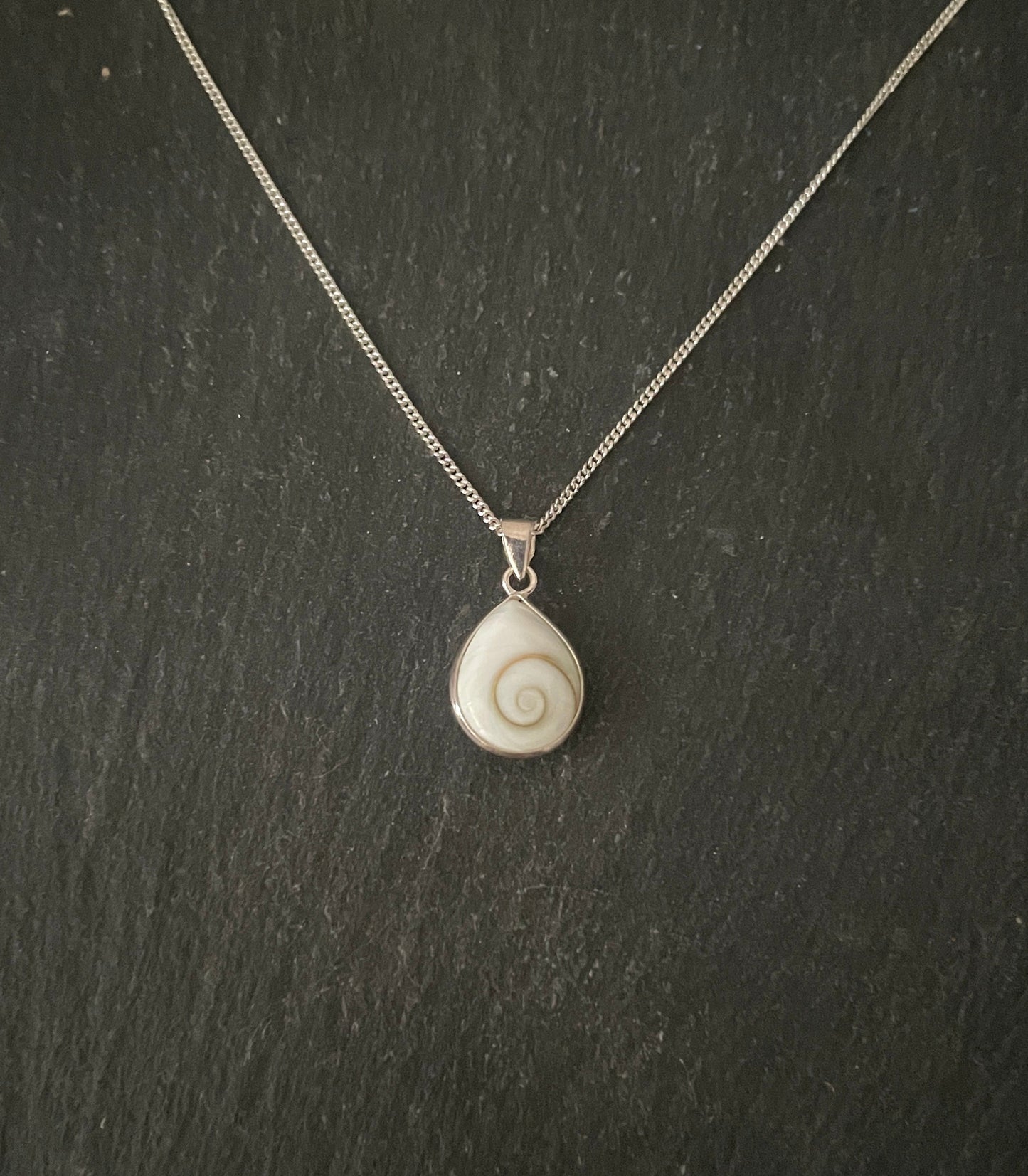 Shiva Shell Teardrop Pendant