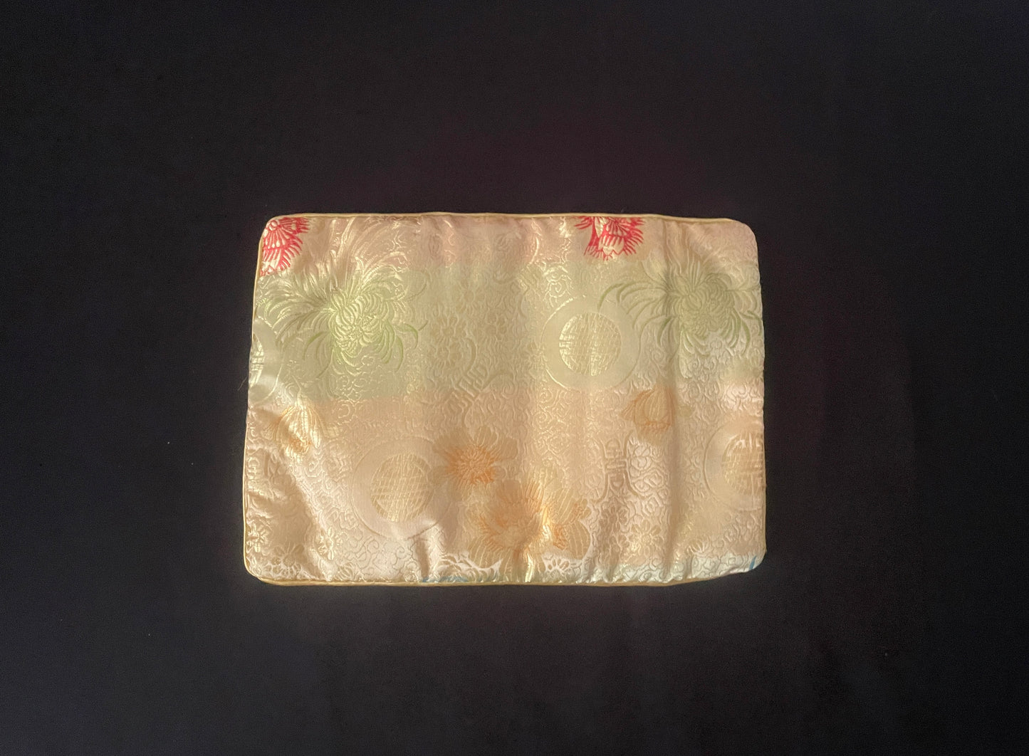 Cream Flower Jewellery Wrap image 3