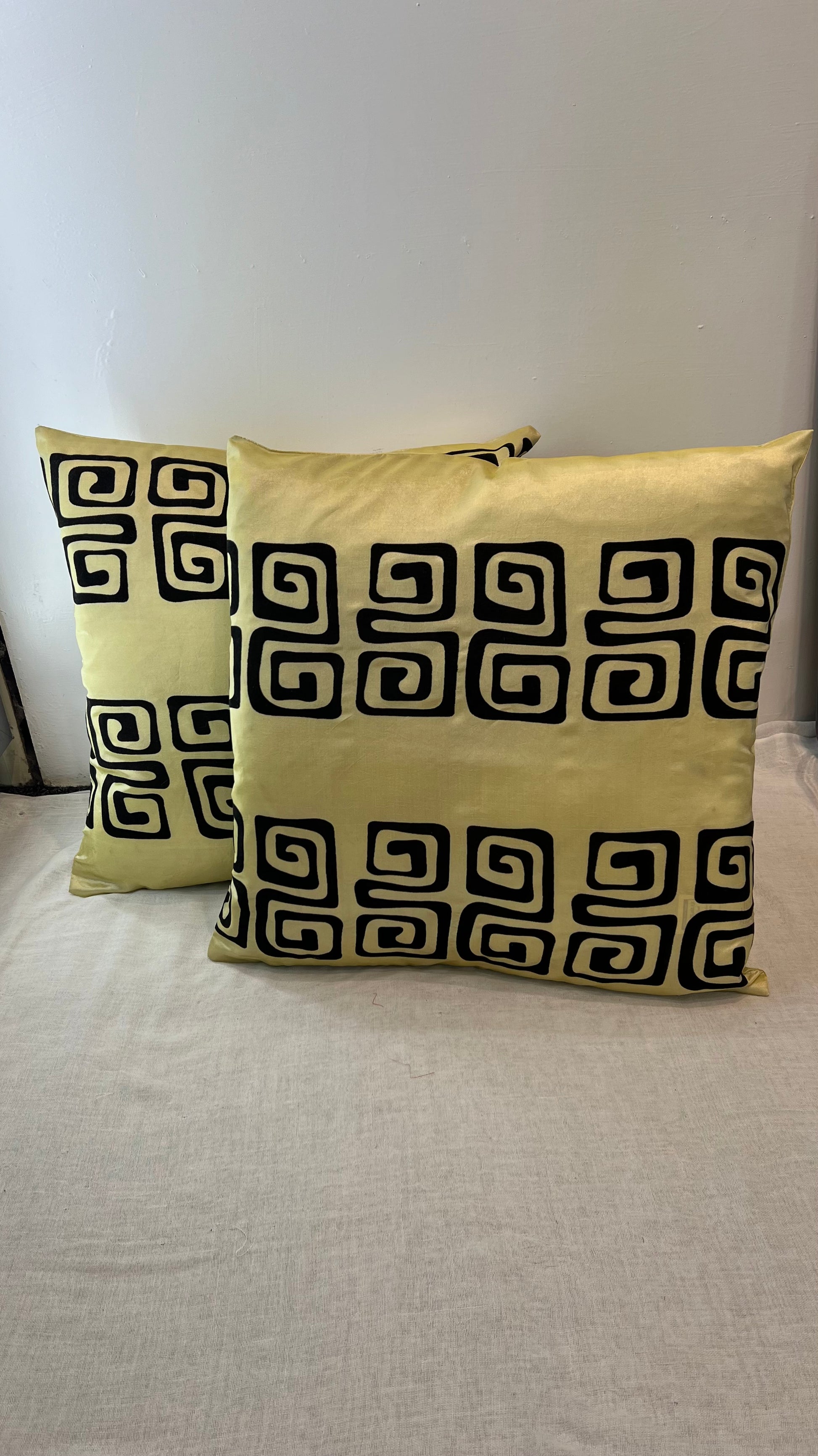 Swirl Pattern Cushion Covers image 0