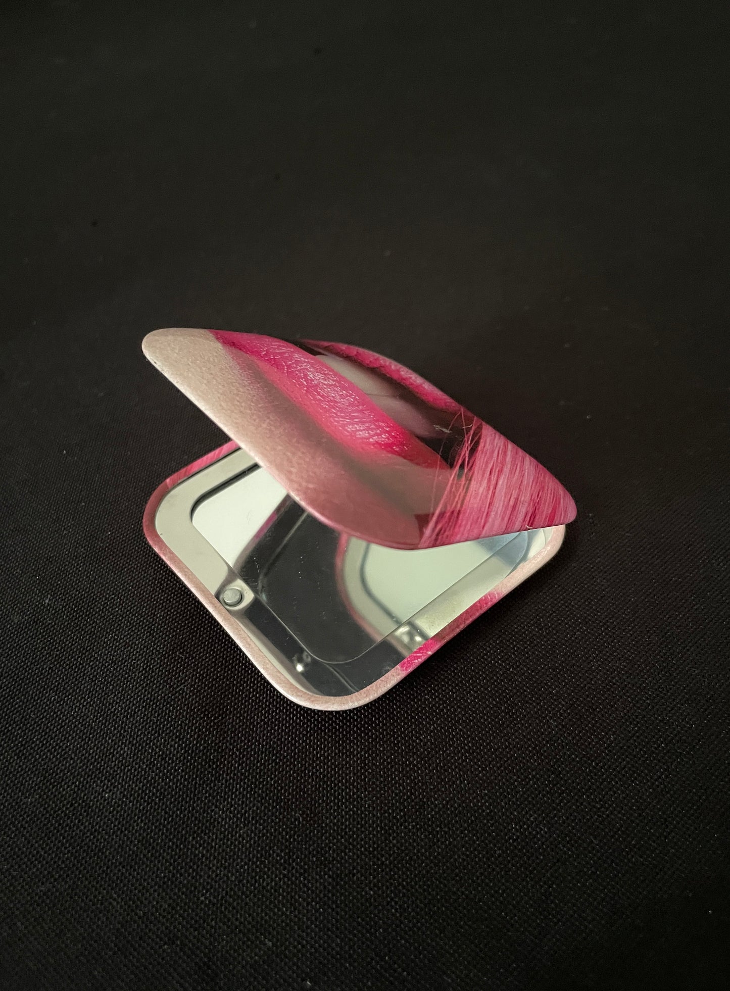 Lips Compact Mirror image 3